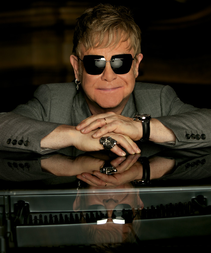 Elton2_700