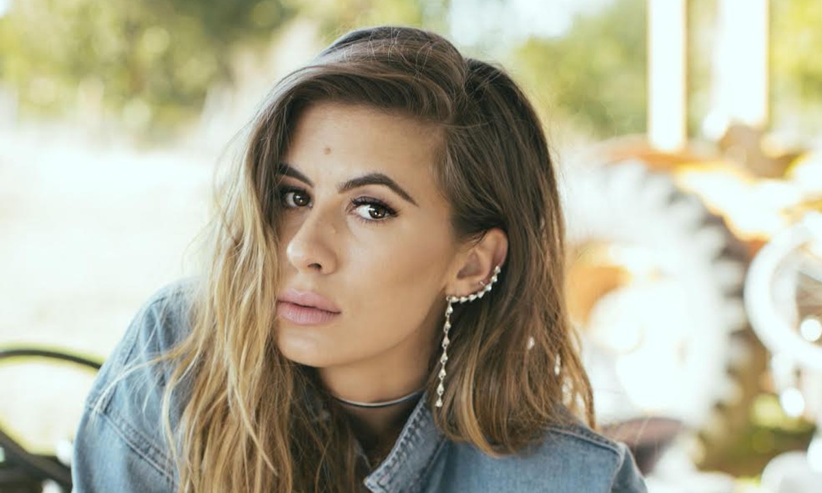 kassi ashton on fearless self expression and california missouri